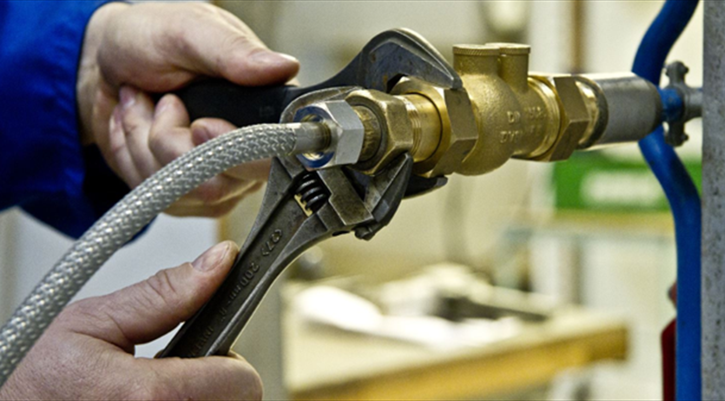 Side 4 - testing of fittings